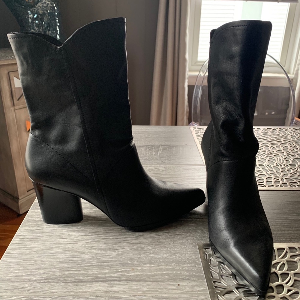 Donald J Pliner Lora Booties